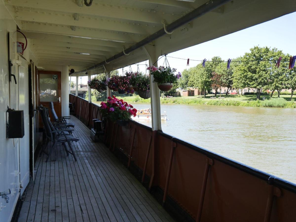 De Logeerboot Dordrecht Bed and Breakfast Exteriör bild